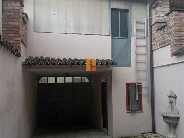 Semi Detached House for sale in Gambara