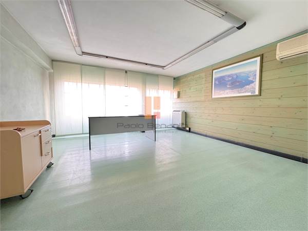 Office for rent in Costa Volpino