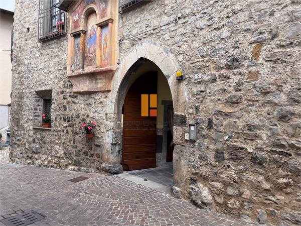 Porzione di Casa in vendita a Solto Collina