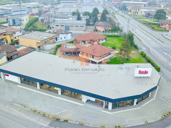 Negozio in vendita a Bagnolo Mella